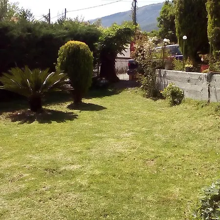Dimitris House بيت للعطل Pouláta