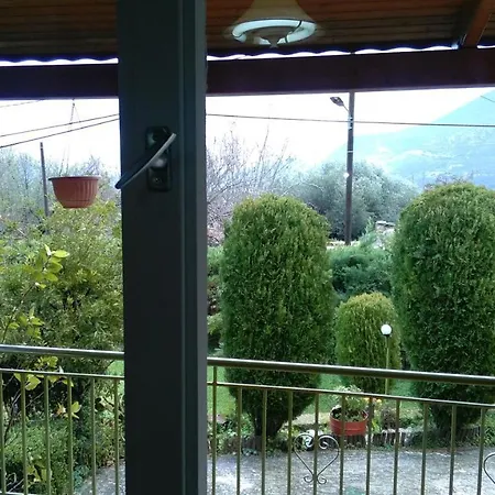 Dimitris House Pouláta